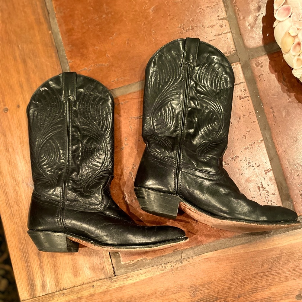 Code West 7 1/2 vintage  Black Leather ladies boots